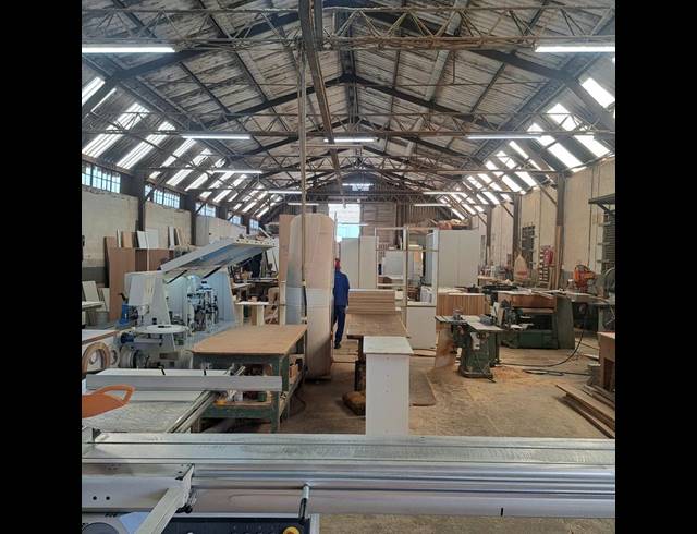 INDUSTRIAL PROPERTY TO RENT IN DEAL PARTY